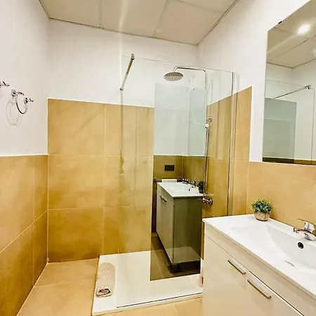 Loft By The Sea & Parking Apartment *