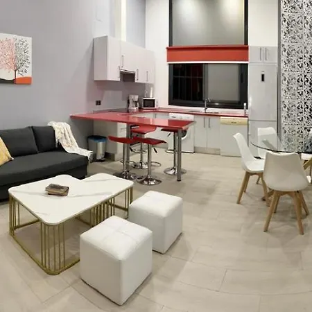 Loft By The Sea & Parking Apartment