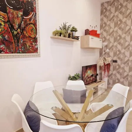 Loft By The Sea & Parking Apartment *